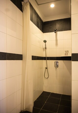 Imagen de la habitación del Hotel Victoria Nui Sam Lodge. Foto 17