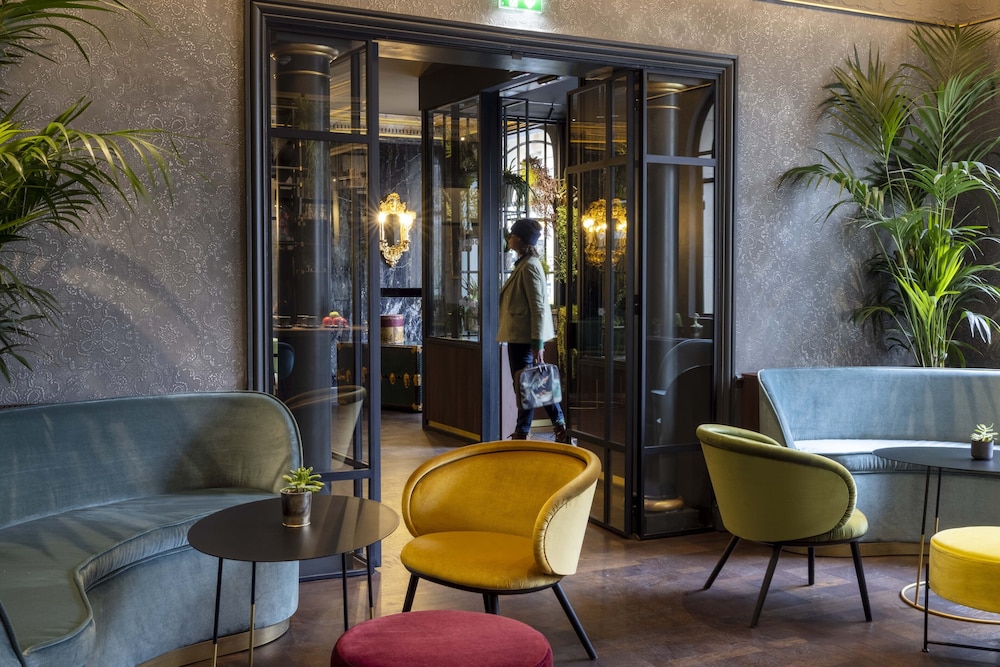 Imagen de los interiores del Hotel Victoria Palace. Foto 20