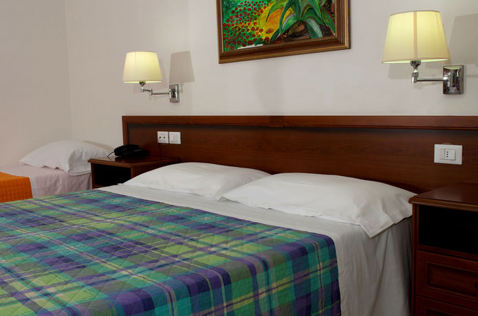 Imagen del bar/restaurante del Hotel Victoria, Pantanagianni. Foto 2