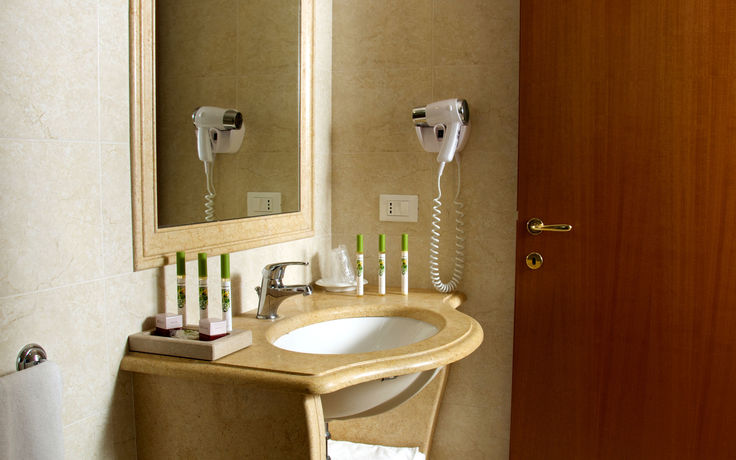 Imagen de la habitación del Hotel Victoria, Pantanagianni. Foto 14