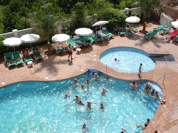 Imagen de la piscina del Hotel Victoria Playa. Foto 13