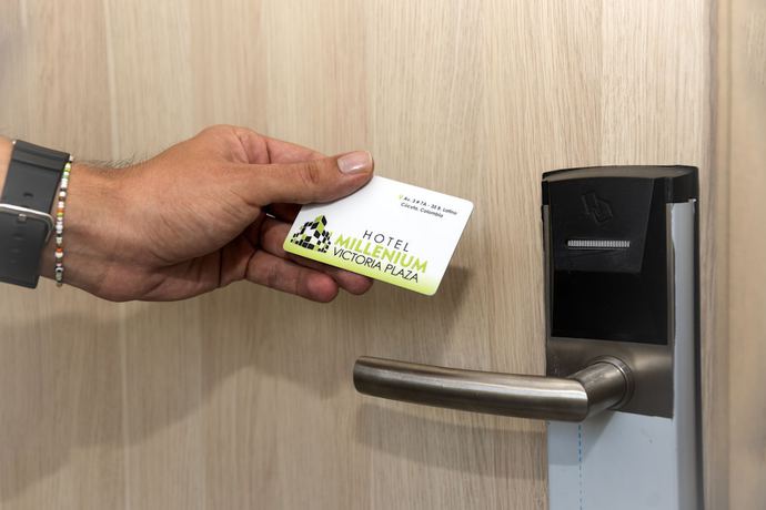 Imagen de la habitación del Hotel Victoria Plaza Millenium. Foto 8
