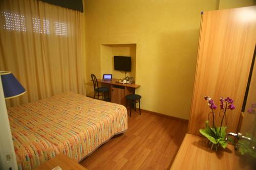 Imagen de la habitación del Hotel Victoria, Porto San Giorgio. Foto 5