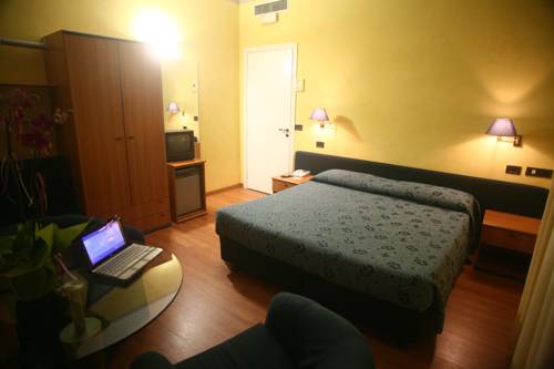 Imagen de la habitación del Hotel Victoria, Porto San Giorgio. Foto 12