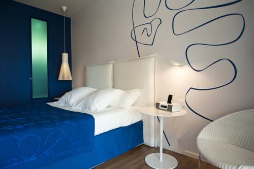 Imagen de la habitación del Hotel Victoria, ROQUEBRUNE-CAP-MARTIN. Foto 3