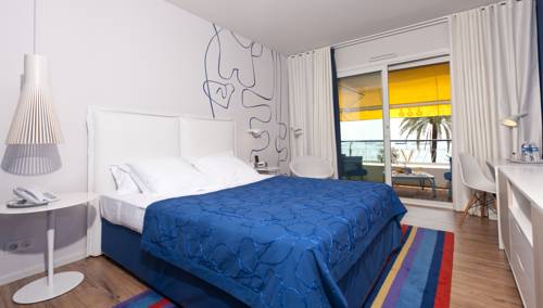 Imagen de la habitación del Hotel Victoria, ROQUEBRUNE-CAP-MARTIN. Foto 11