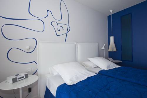 Imagen de la habitación del Hotel Victoria, ROQUEBRUNE-CAP-MARTIN. Foto 13