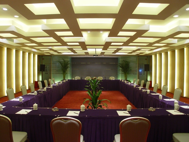 Imagen de los interiores del Hotel Victoria Regal. Foto 6