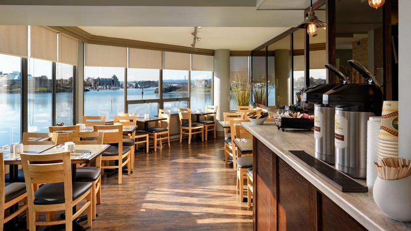 Imagen del bar/restaurante del Hotel Victoria Regent Waterfront and Suites. Foto 4