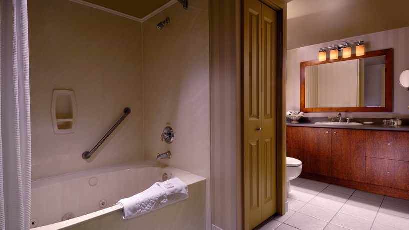 Imagen de la habitación del Hotel Victoria Regent Waterfront and Suites. Foto 5