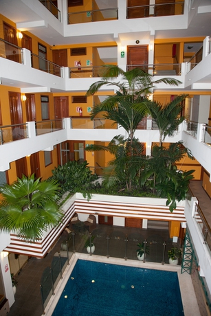 Imagen de los interiores del Hotel Victoria Regia. Foto 10