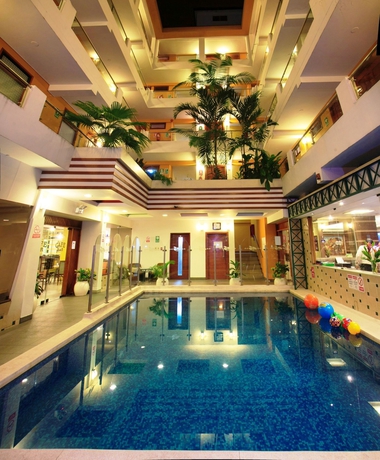 Imagen de la piscina del Hotel Victoria Regia. Foto 14