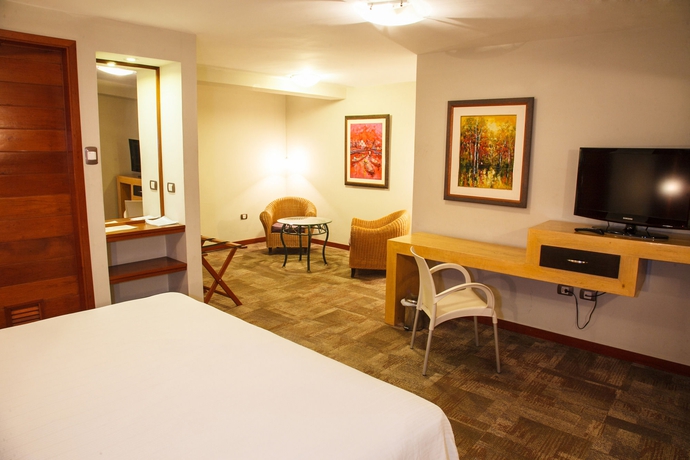 Imagen de los interiores del Hotel Victoria Regia. Foto 12