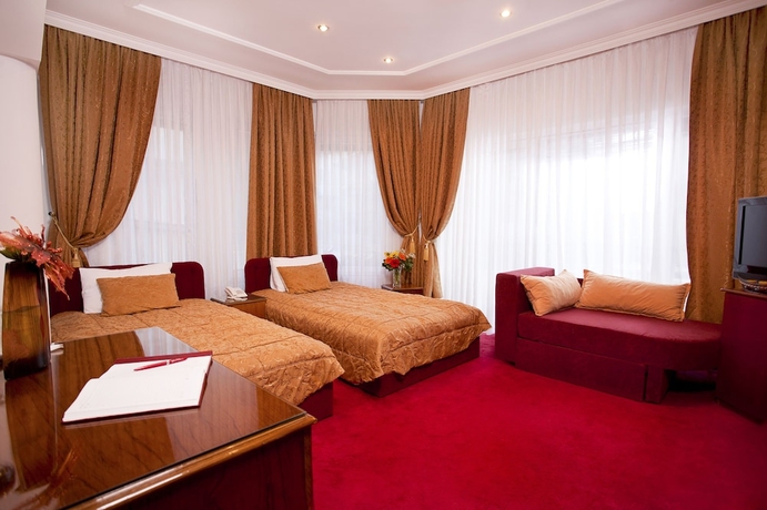 Imagen de la habitación del Hotel Victoria, SKOPJE. Foto 14