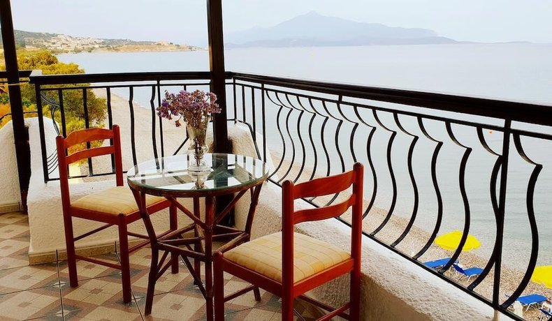 Imagen de la habitación del Hotel Victoria, Samos. Foto 9