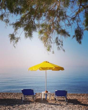 Imagen de los exteriores del Hotel Victoria, Samos. Foto 16