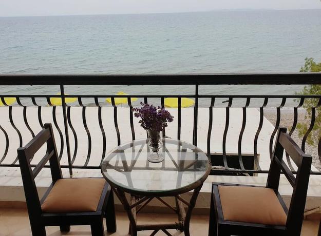 Imagen de la habitación del Hotel Victoria, Samos. Foto 13