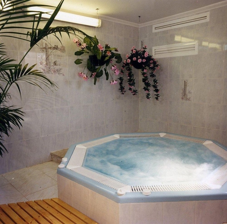 Imagen de la piscina del Hotel Victoria, Segur de Calafell. Foto 17