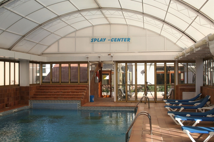 Imagen de la piscina del Hotel Victoria, Segur de Calafell. Foto 18