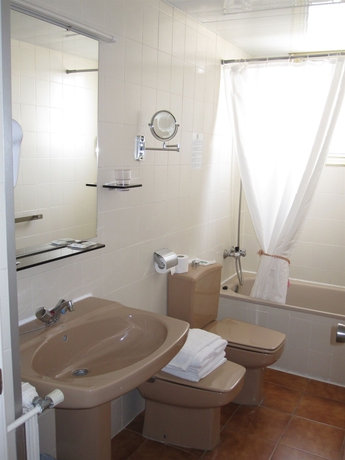 Imagen de la habitación del Hotel Victoria, Segur de Calafell. Foto 13