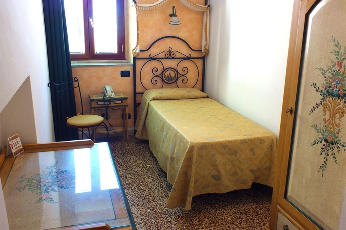 Imagen de la habitación del Hotel Victoria, Taormina . Foto 5