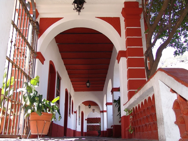 Imagen de los exteriores del Hotel Victoria, Taxco. Foto 4