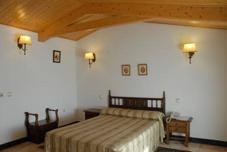 Imagen de los exteriores del Hotel Victoria, Trujillo. Foto 11