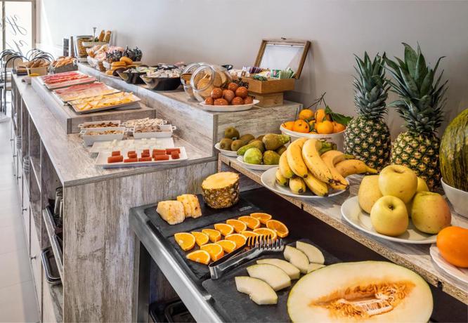 Imagen del bar/restaurante del Hotel Victoria, Valdemoro. Foto 2