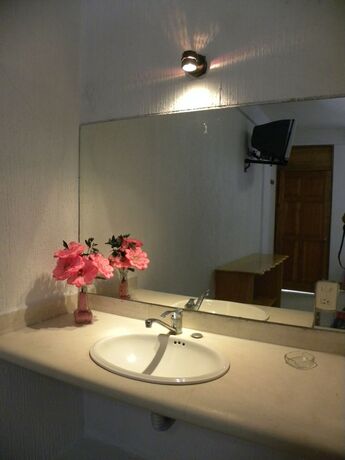 Imagen de la habitación del Hotel Victoria Zihuatanejo. Foto 24