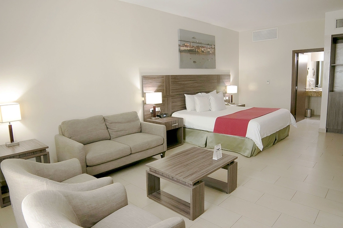 Imagen de la habitación del Hotel Victoria and Suites Panama. Foto 3