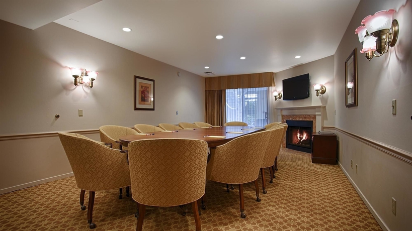 Imagen de los interiores del Hotel Victorian Inn. Foto 13