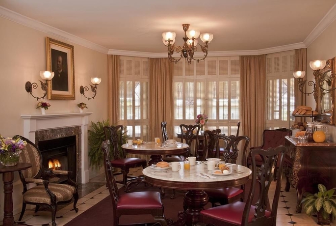 Imagen del bar/restaurante del Hotel Victorian Inn. Foto 6