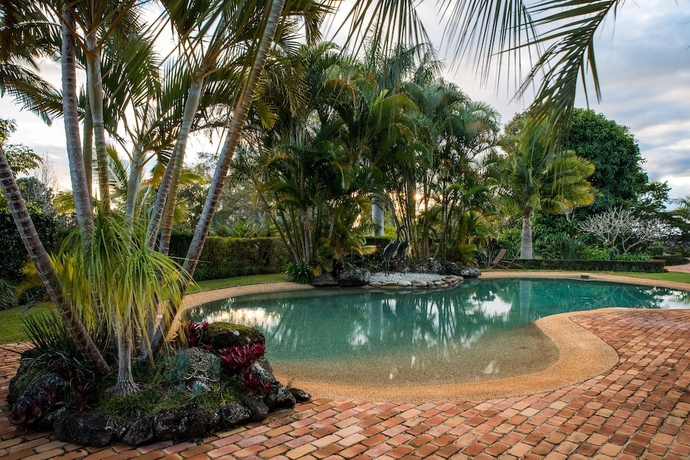 Imagen de la piscina del Hotel Victoria's At Ewingsdale Byron Bay. Foto 19