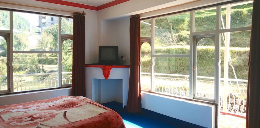 Imagen de la habitación del Hotel Victoriya Palace. Foto 13