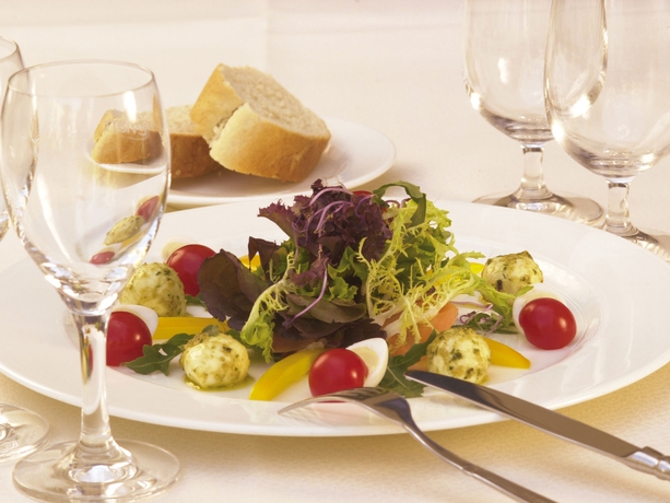 Imagen del bar/restaurante del Hotel Victor&rsquo;s Residenz-hotel Berlin-tegel. Foto 3