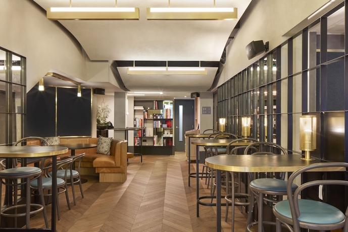 Imagen de los interiores del Hotel Victory House London. Foto 19