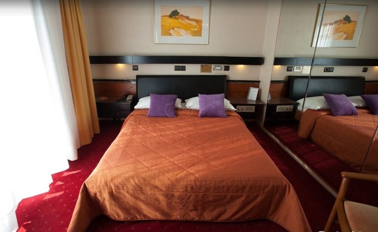 Imagen de la habitación del Hotel Victory Inn, Atenas. Foto 6