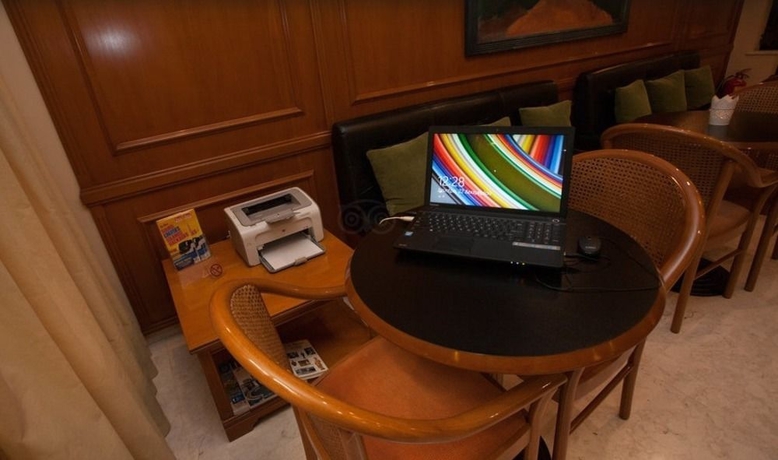 Imagen de los interiores del Hotel Victory Inn. Foto 12