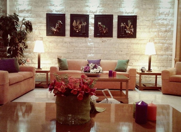 Imagen de los interiores del Hotel Victory Inn. Foto 14