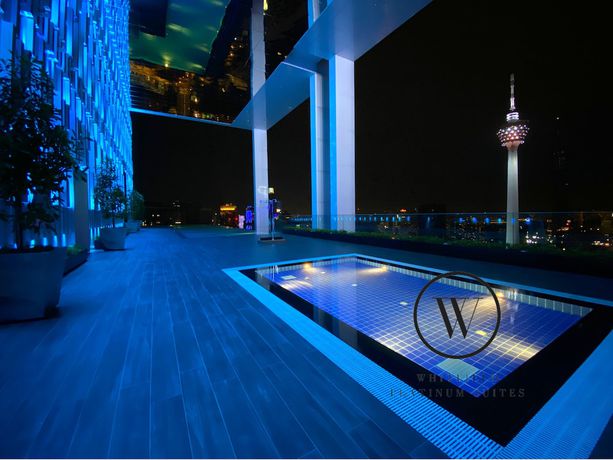 Imagen de la piscina del Hotel Victory Suites. Foto 7