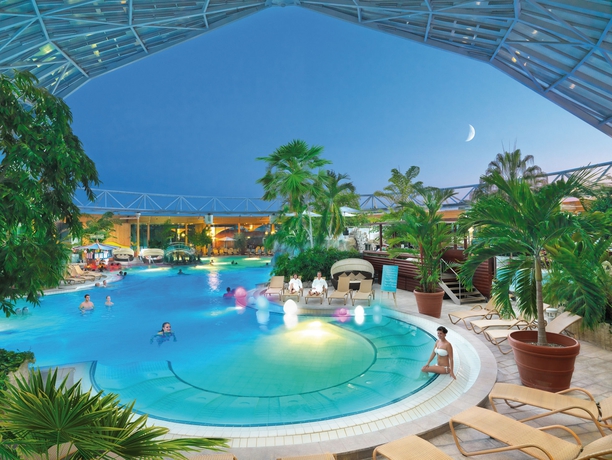 Imagen de la piscina del Hotel Victory Therme Erding. Foto 14