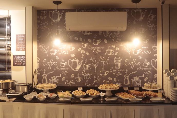 Imagen del bar/restaurante del Hotel Vida Plaza. Foto 5