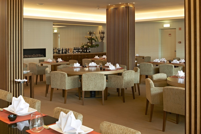 Imagen del bar/restaurante del Hotel Vidamar Resort Algarve. Foto 5