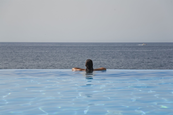 Imagen de la piscina del Hotel Vidamar Resort Madeira. Foto 18