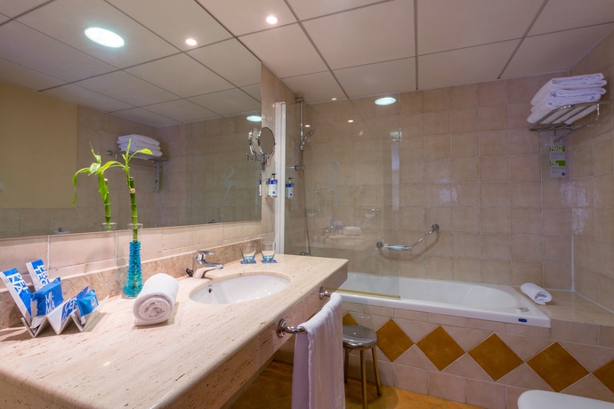 Imagen de la habitación del Hotel Vielha Val D'arán, Affiliated By Meliá. Foto 5