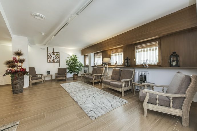 Imagen de los interiores del Hotel Viella. Foto 12