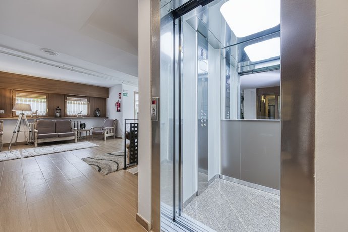 Imagen de los interiores del Hotel Viella. Foto 15