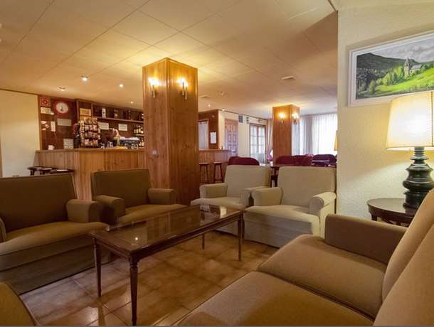 Imagen de los interiores del Hotel Viella. Foto 16