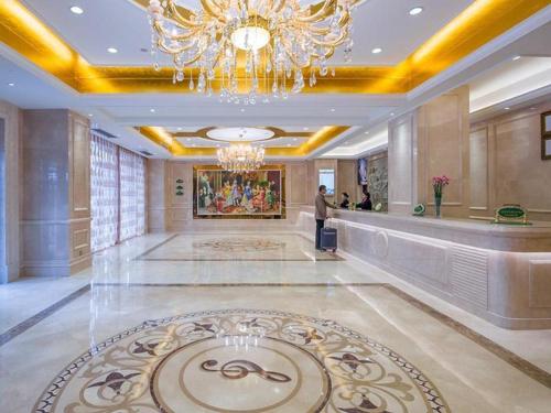 Imagen general del Hotel Vienna 3 Best Lichuan Centeral Bus Station. Foto 2