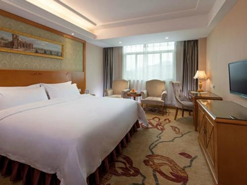 Imagen general del Hotel Vienna 3 Best Shenzhen Henggang Cuihu Shangz. Foto 5